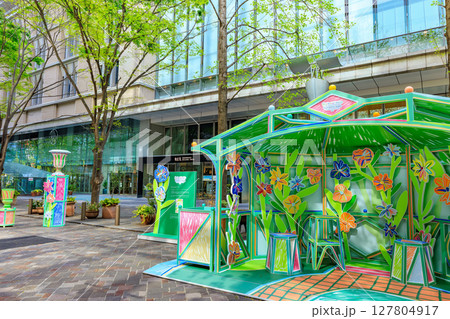 東京　千代田区 丸の内の都市風景　丸の内ビルディング 127804917