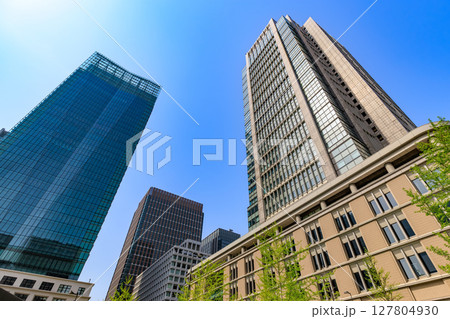 東京 千代田区 丸の内の都市風景 丸の内ビルディング 東京 千代田区 丸の内の都市風景 丸の内ビルディング 127804930