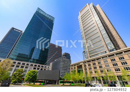 東京 千代田区 丸の内の都市風景 丸の内ビルディング 東京 千代田区 丸の内の都市風景 丸の内ビルディング 127804932