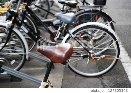 駐輪場の自転車 駐輪場の自転車 127805548