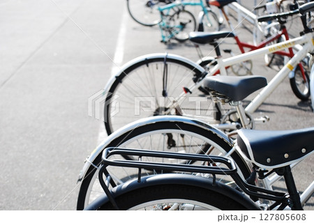 駐輪場の自転車 駐輪場の自転車 127805608