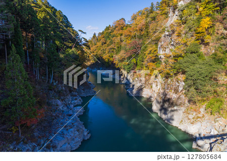 秋の長野県飯田市 紅葉の天龍峡 秋の長野県飯田市 紅葉の天龍峡 127805684