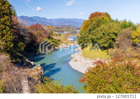 秋の長野県飯田市 紅葉の天龍峡 秋の長野県飯田市 紅葉の天龍峡 127805711