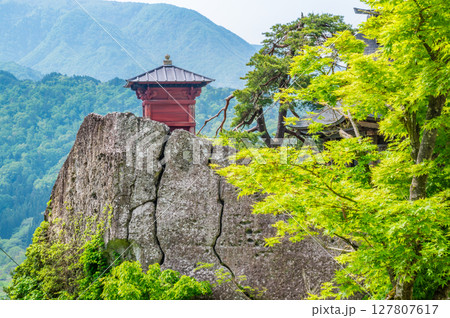 山形 立石寺 百丈岩に建つ納経堂 山形 立石寺 百丈岩に建つ納経堂 127807617