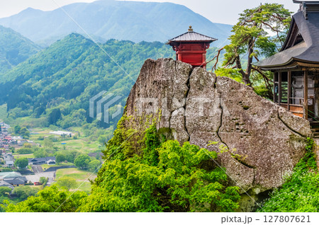山形 立石寺　百丈岩に建つ納経堂　 127807621
