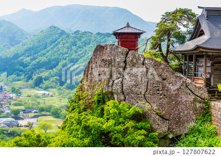 山形 立石寺　百丈岩に建つ納経堂　 127807622