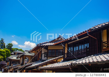 【京都風景】清水寺参道 風情ある京町屋の景色 【京都風景】清水寺参道 風情ある京町屋の景色 127808441