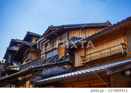 【京都風景】清水寺参道 風情ある京町屋の景色 【京都風景】清水寺参道 風情ある京町屋の景色 127808451