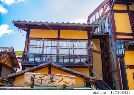 【京都風景】清水寺参道 風情ある京町屋の景色 【京都風景】清水寺参道 風情ある京町屋の景色 127808453