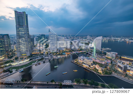 神奈川県横浜市みなとみらいの夜景 127809067