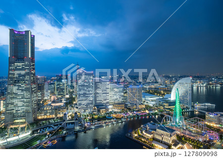 神奈川県横浜市みなとみらいの夜景 127809098