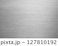 リアルなシルバーのヘアラインメタルテクスチャ 127810192