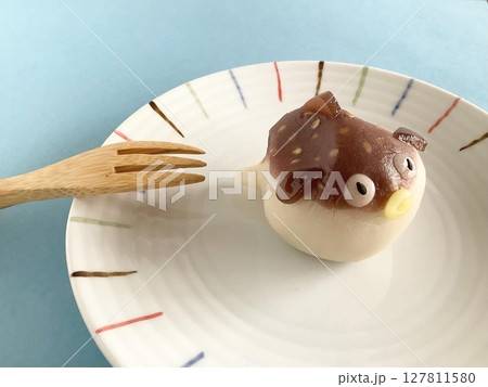 ぷくっとしたふぐの練り切りです 127811580