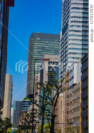 【大阪風景】四つ橋筋沿いのビル群（西本町から渡辺橋北詰まで） 127813030