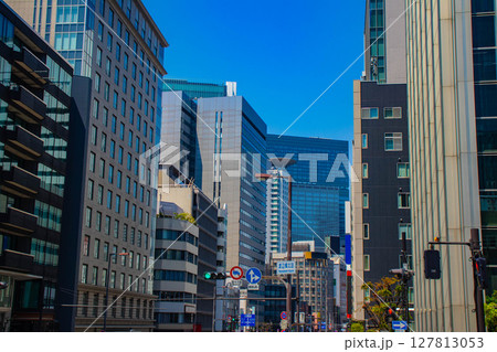 【大阪風景】四つ橋筋沿いのビル群（西本町から渡辺橋北詰まで） 127813053