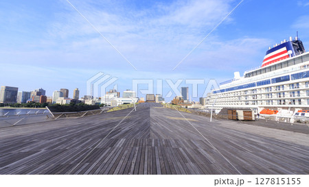 大桟橋に停泊中の飛鳥Ⅲ 大桟橋に停泊中の飛鳥Ⅲ 127815155