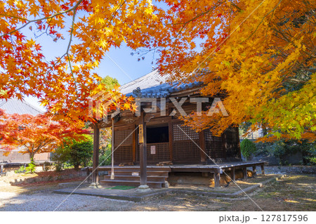 秋の京都山科 安祥寺 大師堂 秋の京都山科 安祥寺 大師堂 127817596
