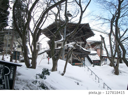 会津若松市の飯盛山のさざえ堂 127818415