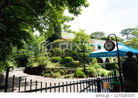 三鷹の森ジブリ美術館　南側の入口　東京都三鷹市下連雀 127820103