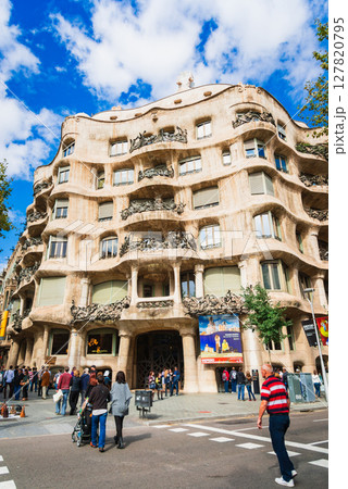 スペイン　世界遺産　カサ・ミラ　※一部ソフトフォーカス 127820795