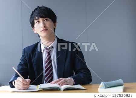 高校生　勉強 127820925