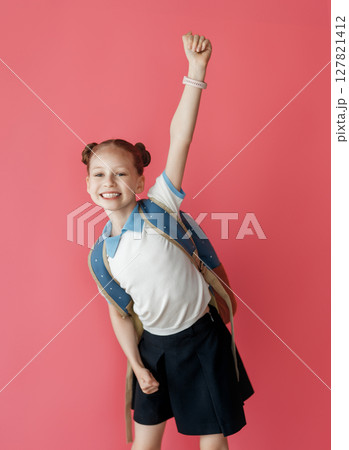 girl is ready to back to school 127821412