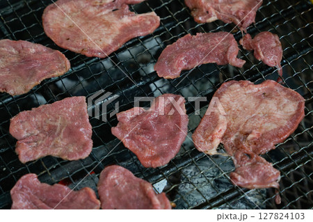 バーベキュー 127824103