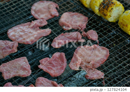 バーベキュー 127824104