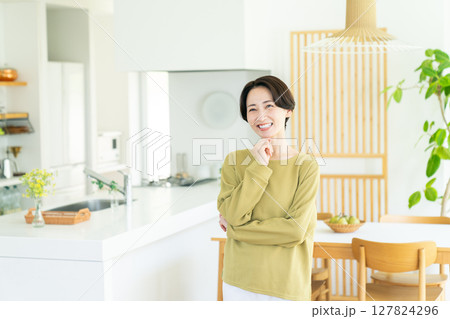 自宅のミドルの主婦 自宅のミドルの主婦 127824296