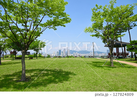 【韓国/江南区】漢江沿いの高台にある「サムソン日の出公園」 127824809