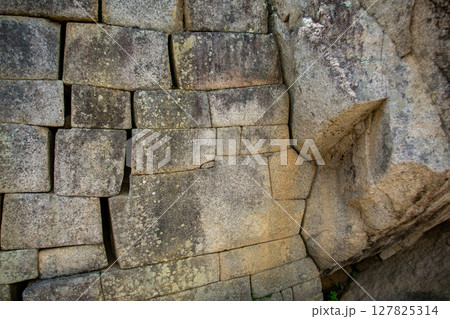 世界遺産・都市遺跡マチュピチュの石壁 127825314