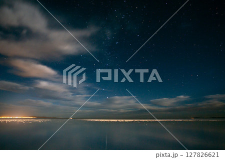 死ぬまでに見たい景色　ボリビア・ウユニ塩湖　満天の星空 127826621