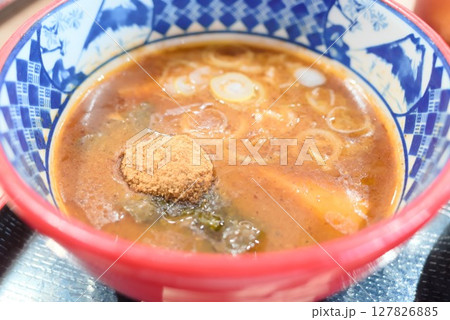 魚粉をトッピングした濃厚魚介スープのつけ麺 魚粉をトッピングした濃厚魚介スープのつけ麺 127826885