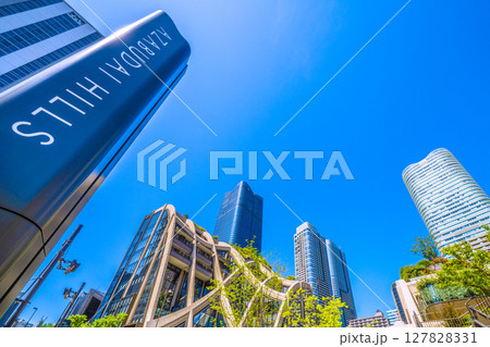 日本の東京都市景観 新たな時代へ…（外国人観光客らで賑わう）麻布台ヒルズなどを望む＝21日 127828331