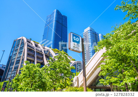 日本の東京都市景観 新たな時代へ…(外国人観光客らで賑わう)麻布台ヒルズなどを望む=21日 日本の東京都市景観 新たな時代へ…(外国人観光客らで賑わう)麻布台ヒルズなどを望む=21日 127828332