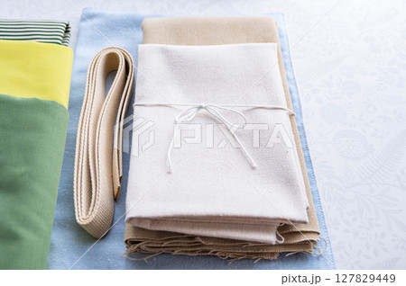 帆布とキャンパス生地 127829449