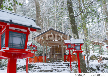 冬の京都　貴船神社結社（中宮）　本殿 127830302
