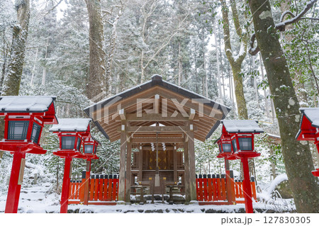 冬の京都　貴船神社結社（中宮）　本殿 127830305