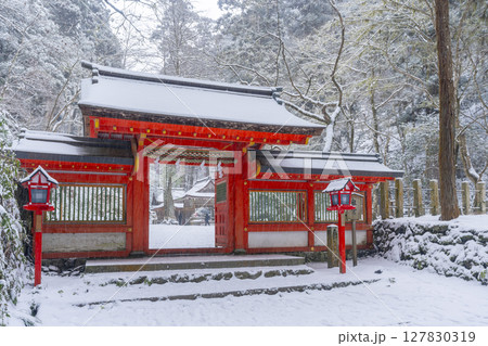 貴船神社奥宮 雪景色の神門 貴船神社奥宮 雪景色の神門 127830319
