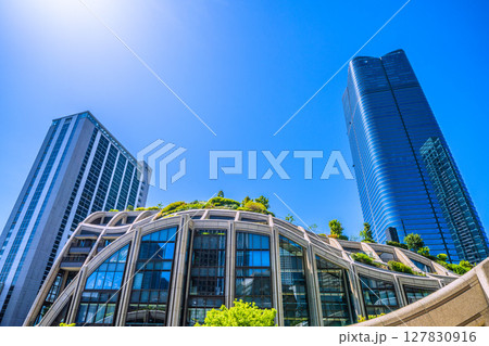 日本の東京都市景観 新たな時代へ…（外国人観光客らで賑わう）麻布台ヒルズなどを望む＝21日 127830916