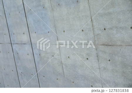 コンクリート打ち放しの外壁 127831838