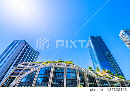 日本の東京都市景観 新たな時代へ…(外国人観光客らで賑わう)麻布台ヒルズなどを望む=21日 日本の東京都市景観 新たな時代へ…(外国人観光客らで賑わう)麻布台ヒルズなどを望む=21日 127832508