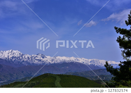 鷹狩山から見た北アルプスの山々 127832574