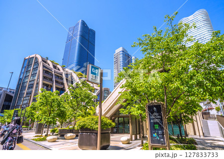 日本の東京都市景観 新たな時代へ…外国人観光客らで賑わう麻布台ヒルズなどを望む 127833733