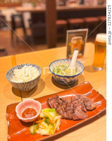 休日のランチ 休日のランチ 127834225