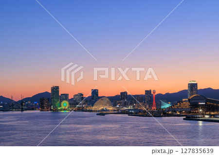 神戸の夕景 (兵庫県神戸市中央区) 127835639