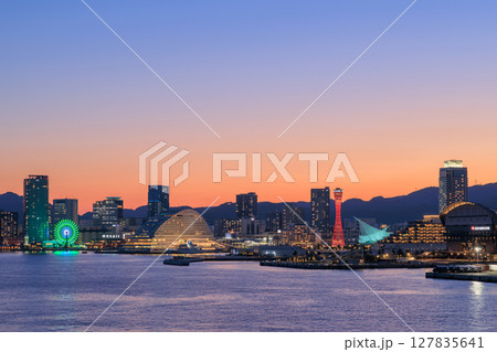 神戸の夕景 (兵庫県神戸市中央区) 神戸の夕景 (兵庫県神戸市中央区) 127835641