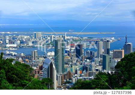 【兵庫県】神戸布引ロープウェイから見た神戸市街 127837396