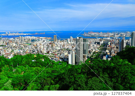 【兵庫県】神戸布引ロープウェイから見た神戸市街 127837404