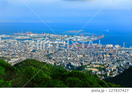 【兵庫県】鉢巻展望台から見た神戸市街 127837427